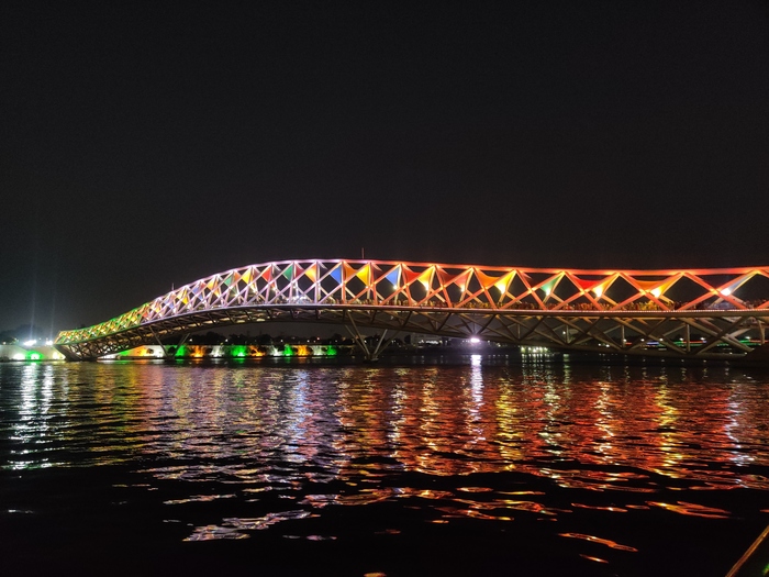 night view of atal bridge in ahmedabad