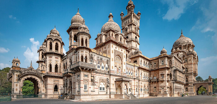 History of Laxmi Vilas Palace